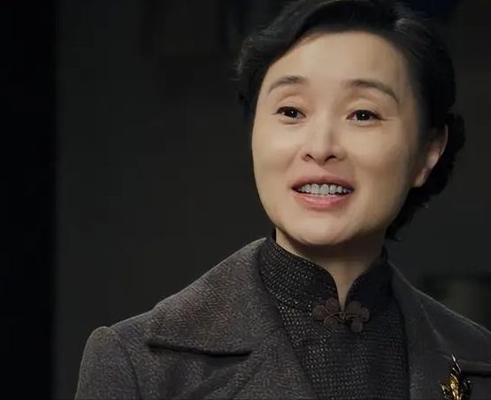 临死不认母亲骨灰儿子北大毕业!《沉默的荣耀》朱枫牺牲:阿菊(图2) 临死不认母亲骨灰儿子北大毕业!《沉默的荣耀》朱枫牺牲:阿菊(图2)